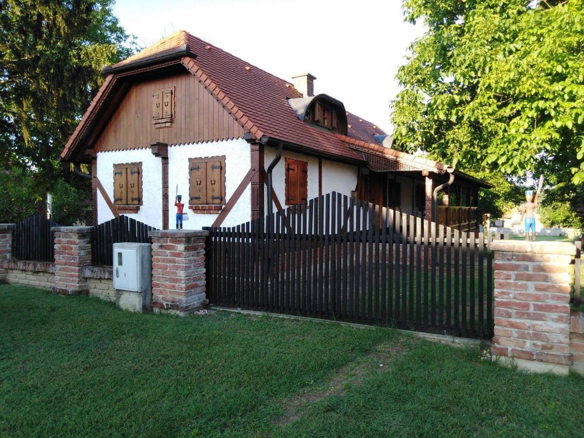Umjetnicka Etno Kuca Luka Apartment Podravske Sesvete Exterior photo